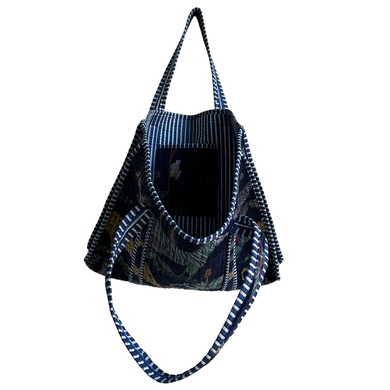 Madagascar velvet tote bag in black