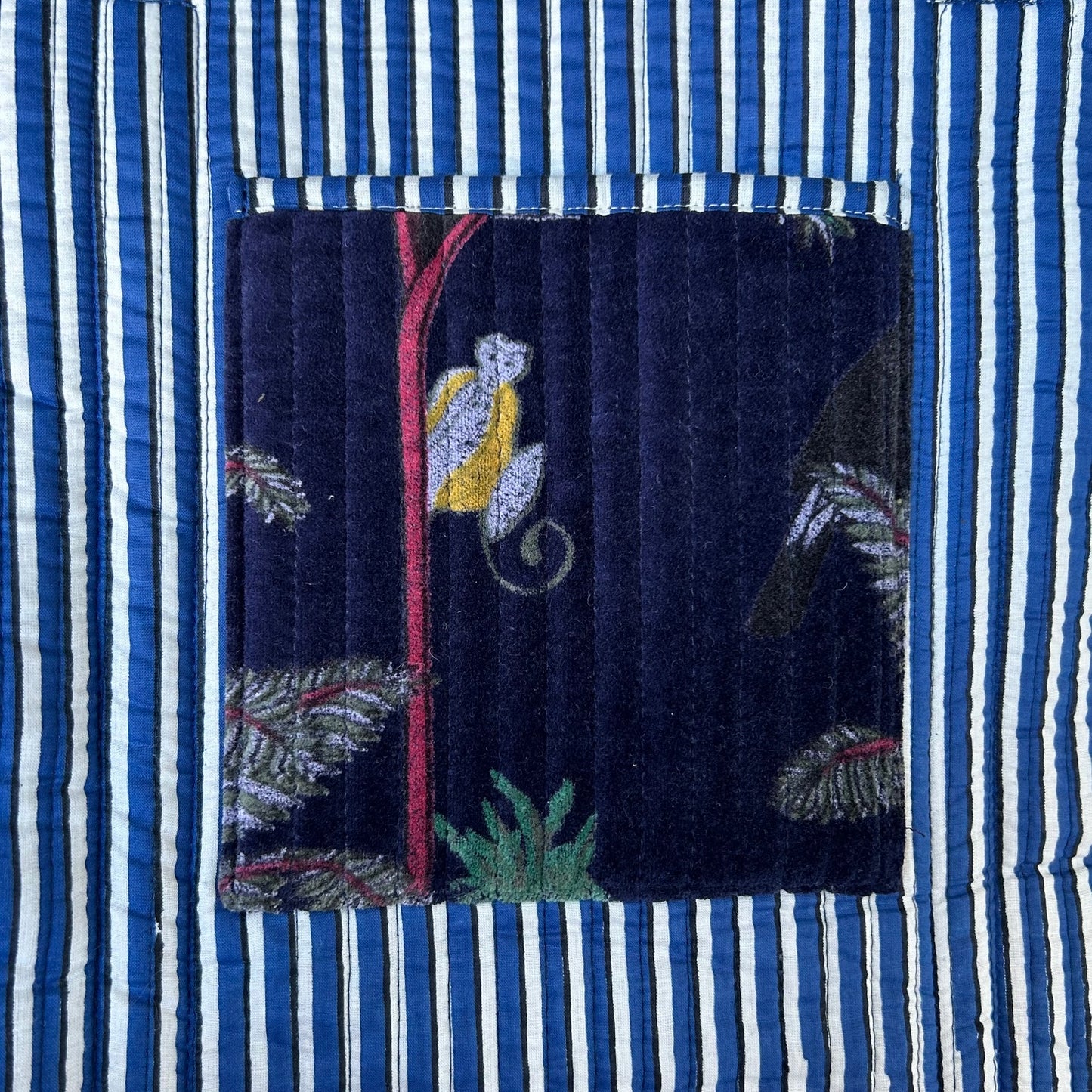 Madagascar velvet tote bag in black