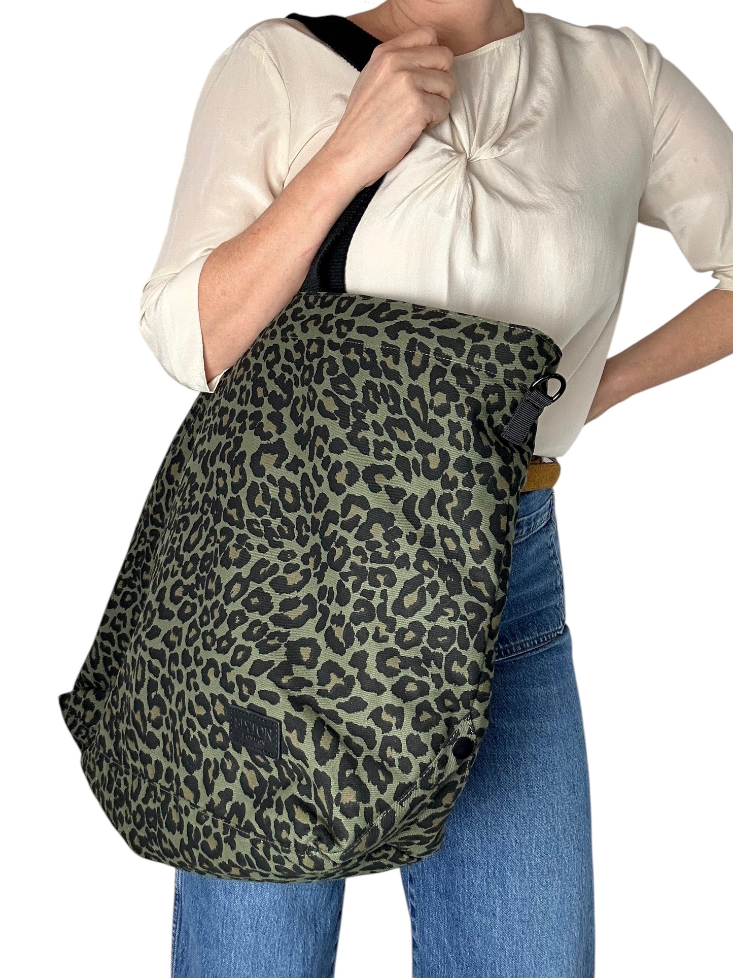 Weekend tote bag - green leopard print